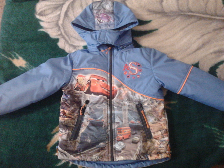 Куртка "Тачки" НОВАЯ рост 98-104см