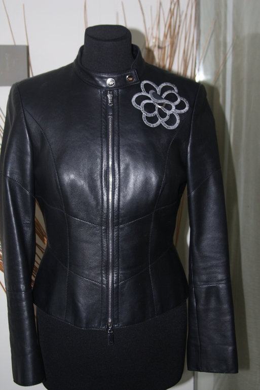 Кожаные куртка ***ESCADA*** 1-ая линия. Как новая!!!!