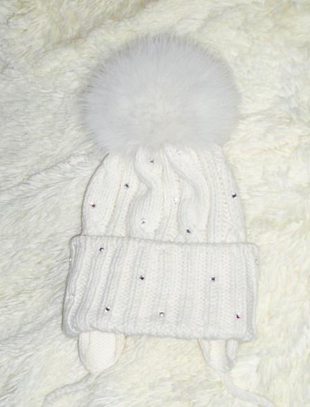 Шапочки с мех помпонами, детские и взрослые, итальянский меринос, машинная и ручная вязка на заказ