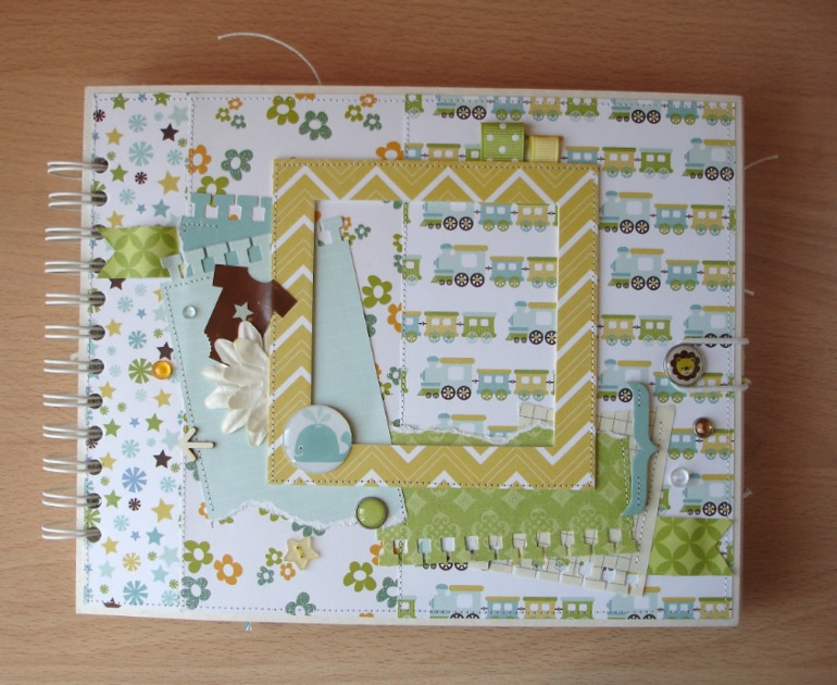 Продается альбом. 2700 руб.