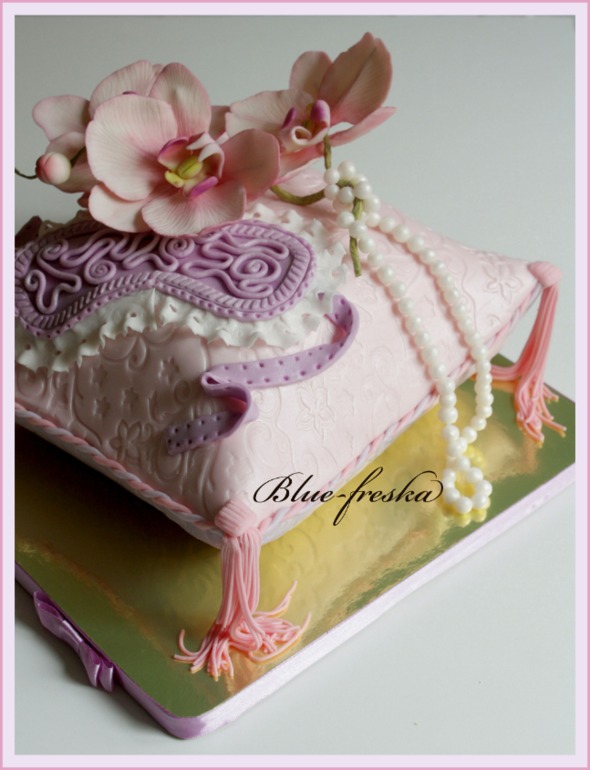 Подушка с девочковыми радостями:)