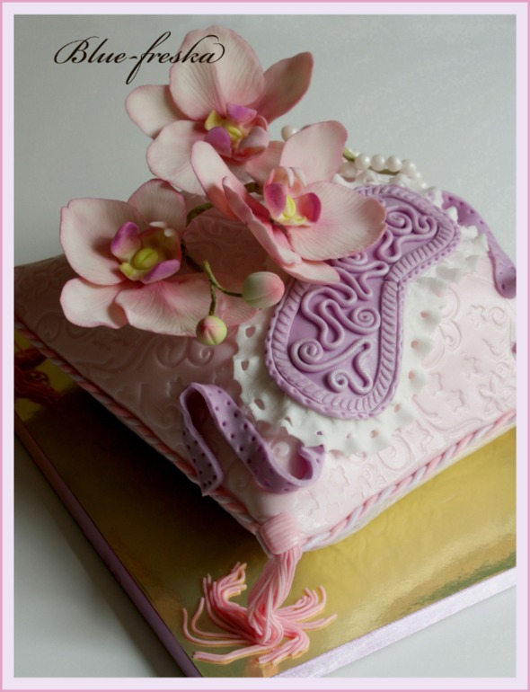 Подушка с девочковыми радостями:)