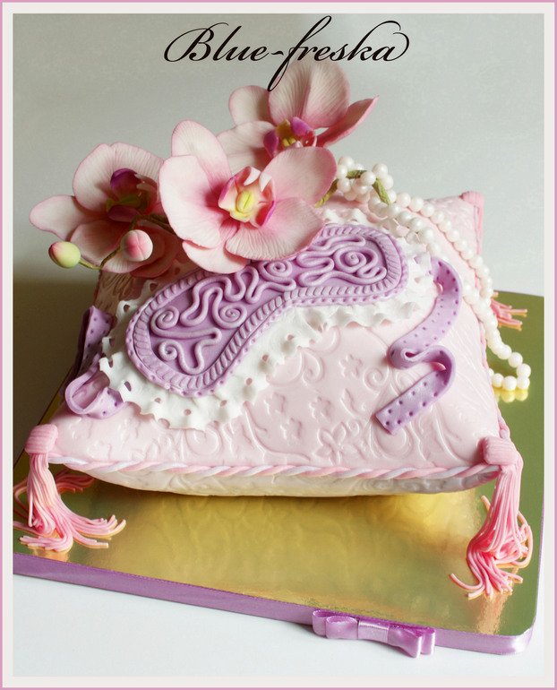 Подушка с девочковыми радостями:)