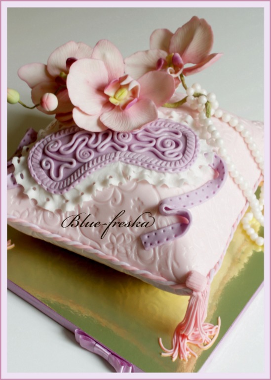 Подушка с девочковыми радостями:)