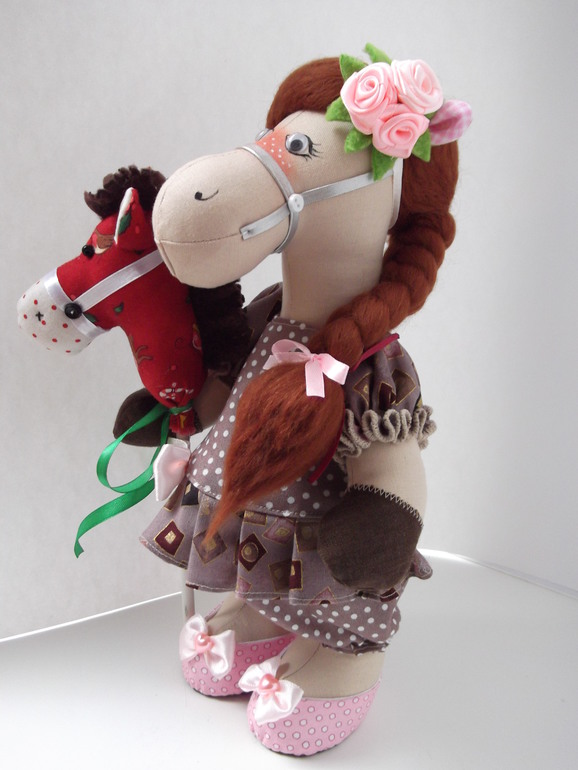 лошадка на ножках