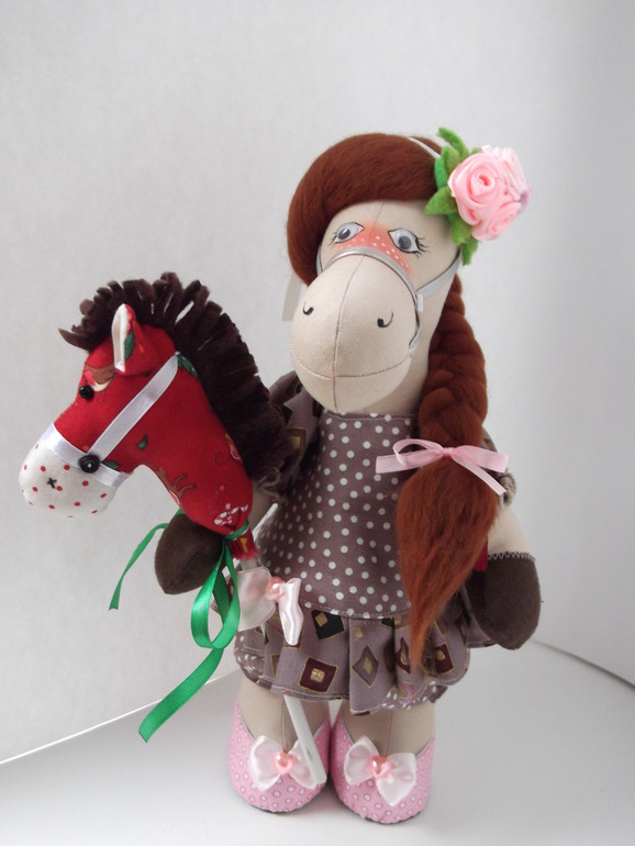 лошадка на ножках