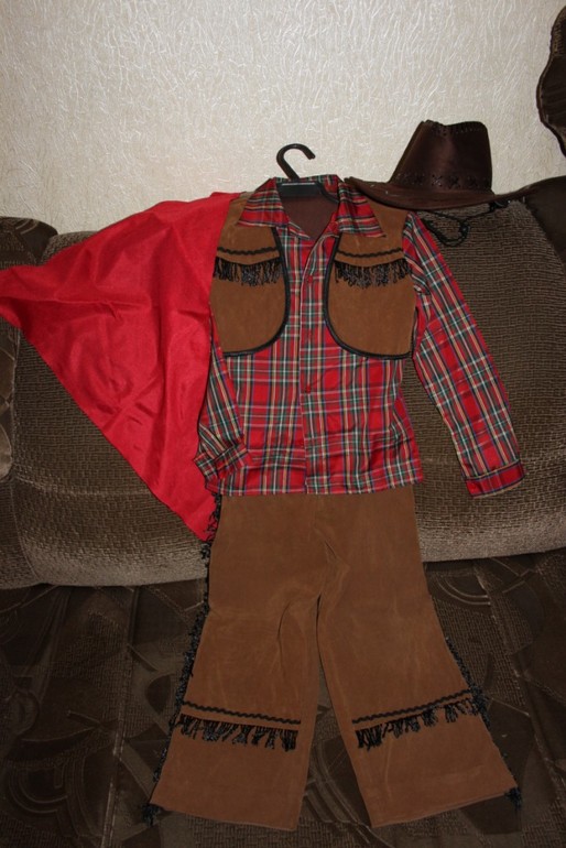 Детский новогодний костюм Ковбоя б\у в отличном состоянии