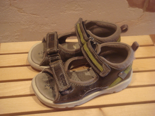 Обувь для девочек и мальчиков. КОЖА. Добавлено 25.08.13.