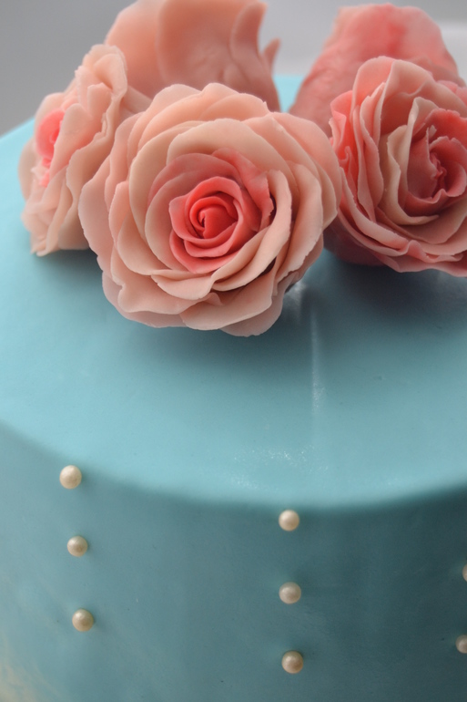 торт на мой ДР и его разрезик