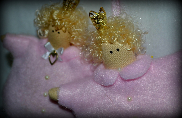 Толстушки*)