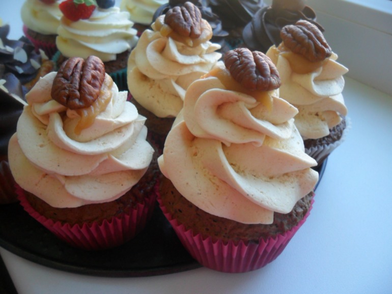 Капкейки с ягодками))