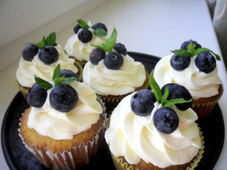 Апельсиновые с ягодами))