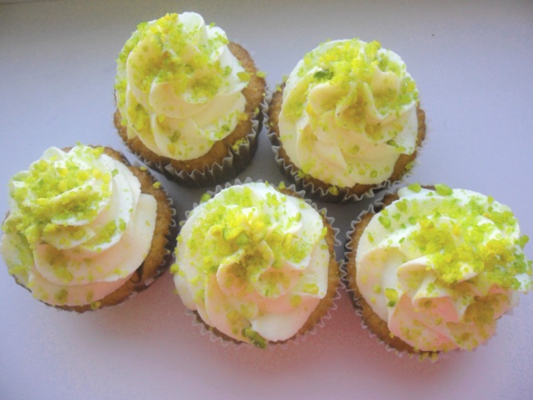 С фисташковой крошкой))