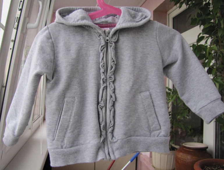 продаю две кофточки на осень! 12-18 мес