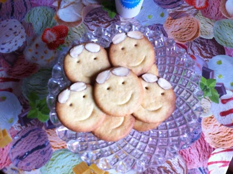 Для поднятия настроения - смайлик:)