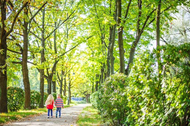 Жил был художник один.. и один фотограф.. и они дружили :))