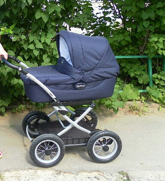 Продаю коляску пег перего янг.