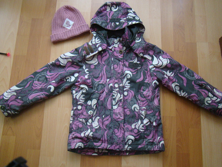 Куртка горнолыжная мембрана Фирмы Есприт. Размер 140-146. 1500 р.
