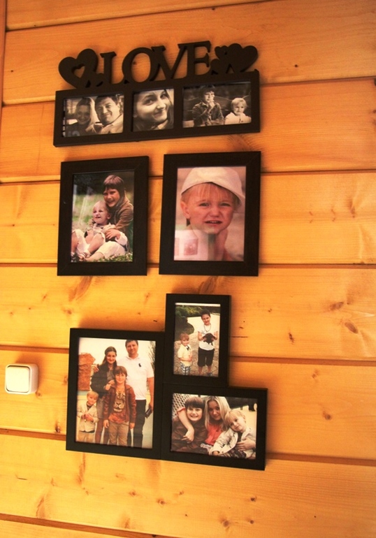 Размещение фотографий на стене.