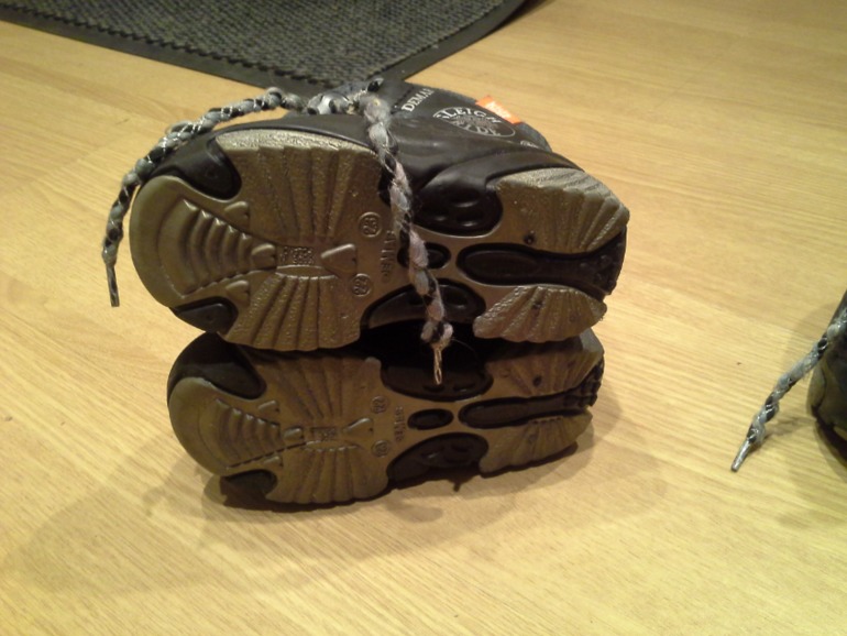 Комбинезоны Ленне 86 р-р. Демары 22-23 р-р. Краги. Шапочки Ленне (новые) 52 р-р. Идеальное состояни