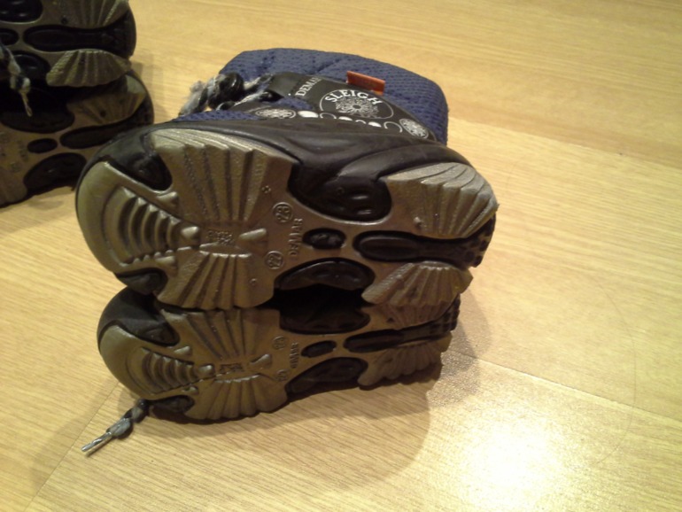 Комбинезоны Ленне 86 р-р. Демары 22-23 р-р. Краги. Шапочки Ленне (новые) 52 р-р. Идеальное состояни