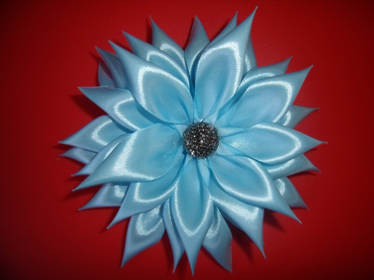 мои брошки цветочки