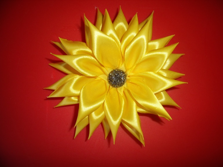 мои брошки цветочки