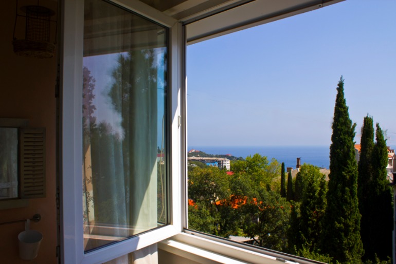 Балкон с видом на море
