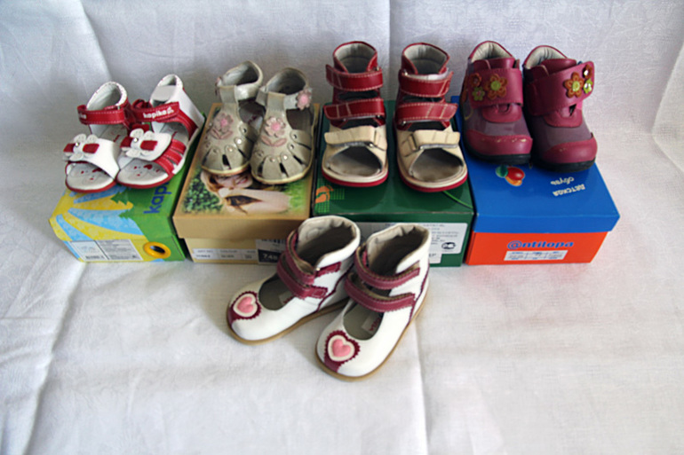 Снизила цену! Обувь новая и б/у в отличном состоянии для девочки р-р 20-24. Все сезоны.