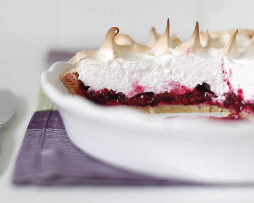 Пирог с черной смородиной и меренгой! Подскажите, что не так сделала?