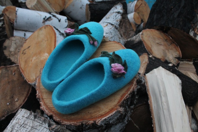 С почином меня! Первые тапочки!