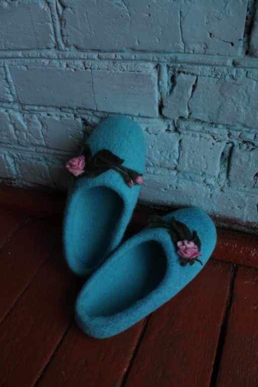 С почином меня! Первые тапочки!