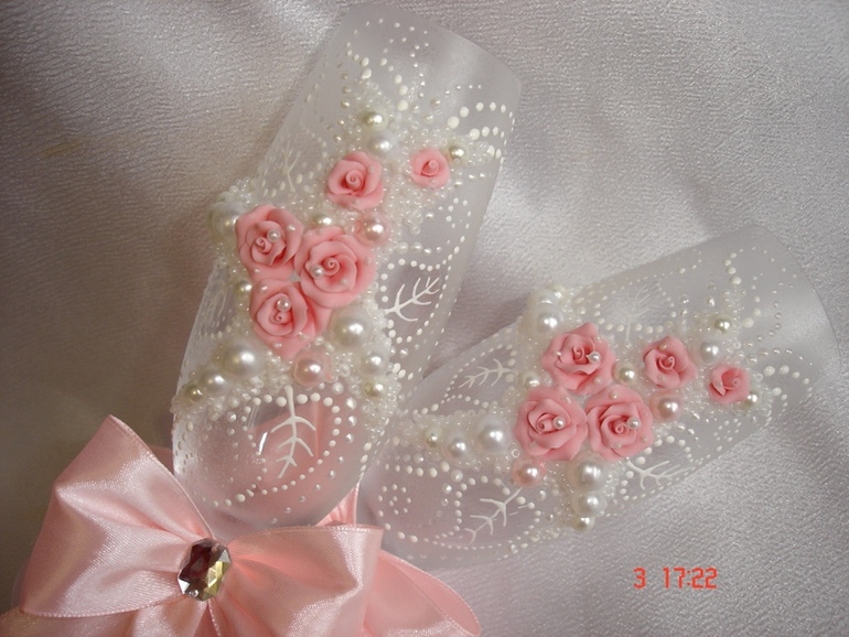 Ручная работа !!! Бутылки и бокалы для свадебного торжества.