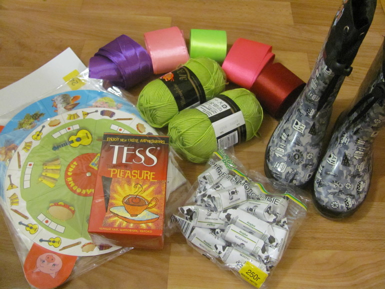 Ура! А у нас две посылки с подарками пришла