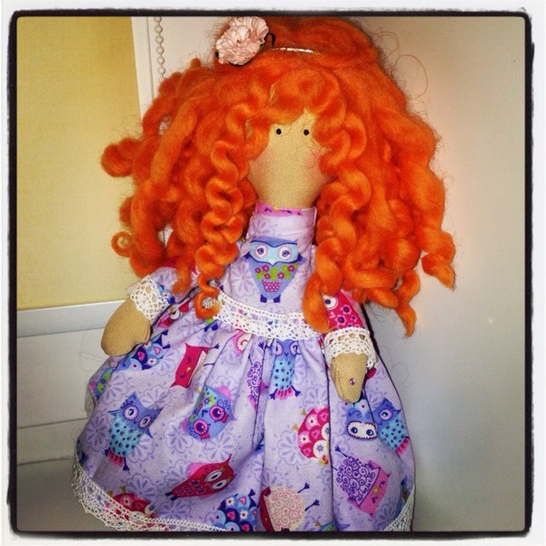 Рыжуня сшита целиком в ручную)