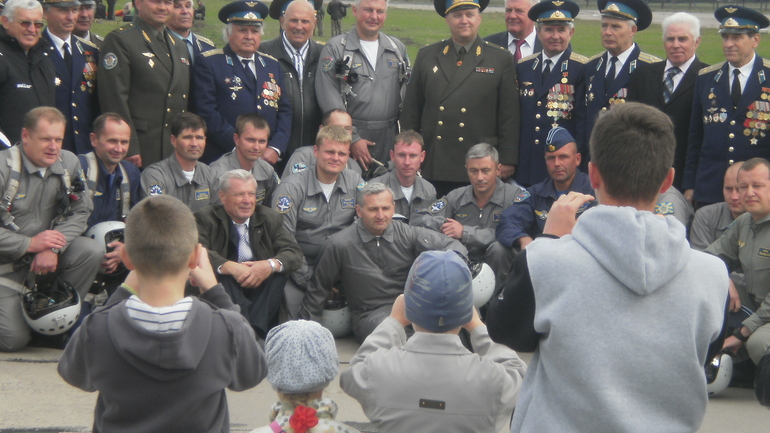 Лидскому аэродрому 100 лет !!!!!!! ) Или 2-ой день , праздника Города ...