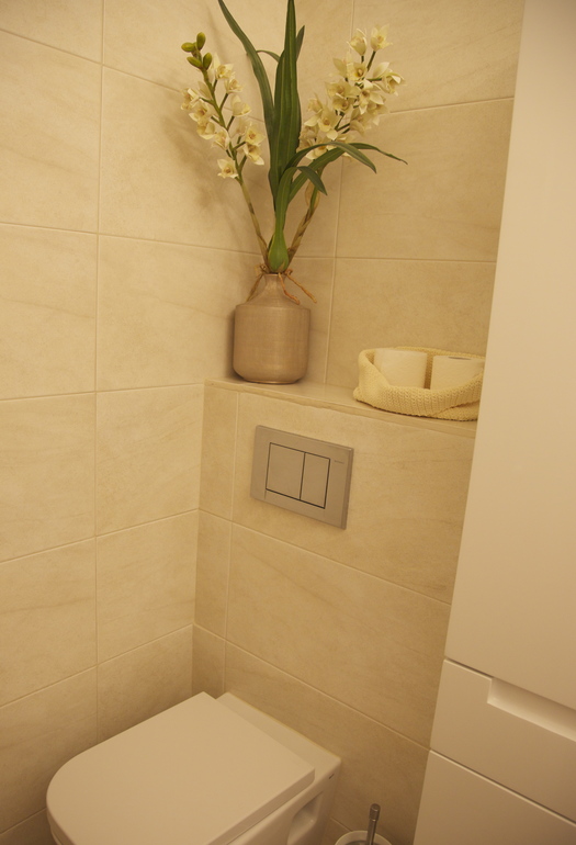 Туалет-ванная и душ-прачечная. Наши фото.