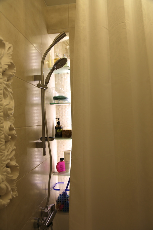 Туалет-ванная и душ-прачечная. Наши фото.