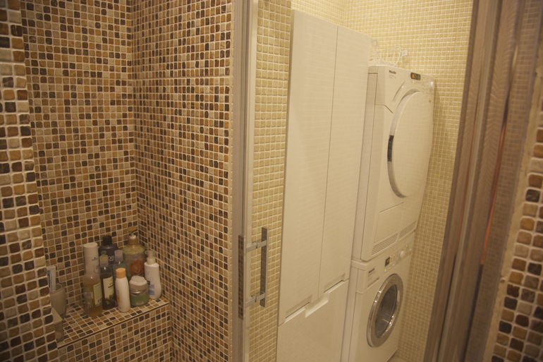 Туалет-ванная и душ-прачечная. Наши фото.