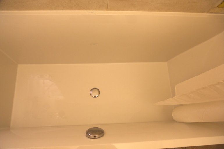 Туалет-ванная и душ-прачечная. Наши фото.