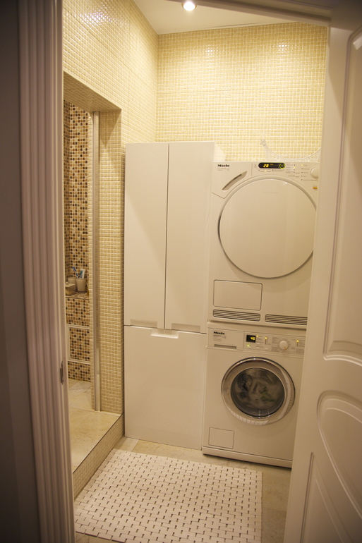 Туалет-ванная и душ-прачечная. Наши фото.