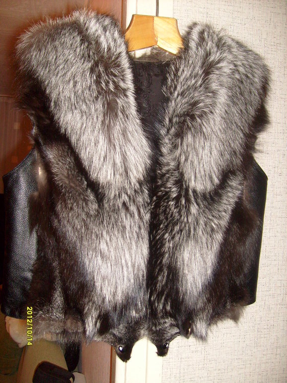 Жилет из чернобурки р.48-50