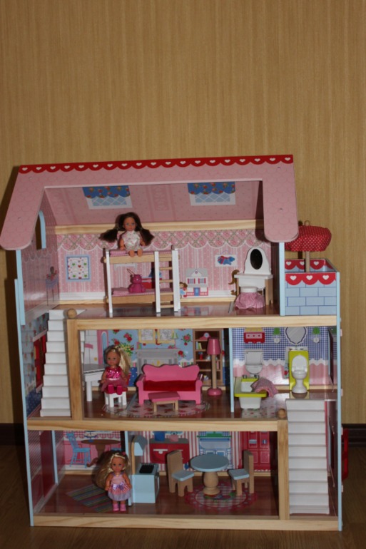 Детские игрушки и кукольные домики из Германии