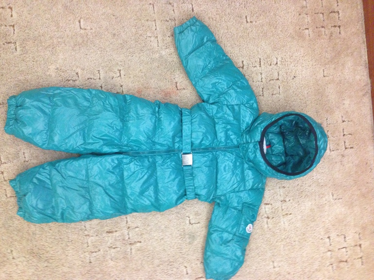 Продам Moncler рост 82
