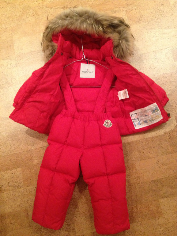 Зимний комплект Moncler.