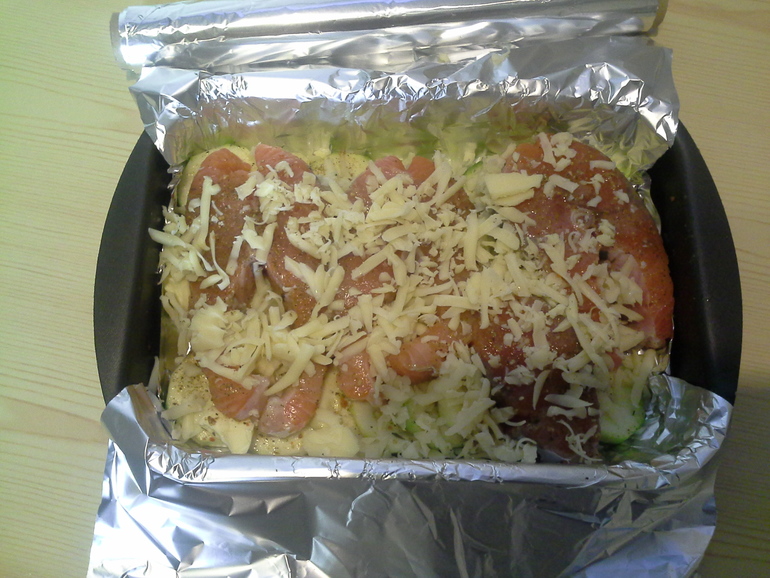 Запеченный лосось в фольге