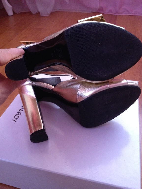 Туфли PIERRE HARDY Италия размер 39 золото