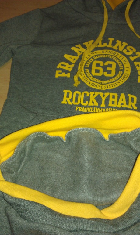 В наличии ! Худи серый с жёлтым ( размер 42-44) - 700руб.