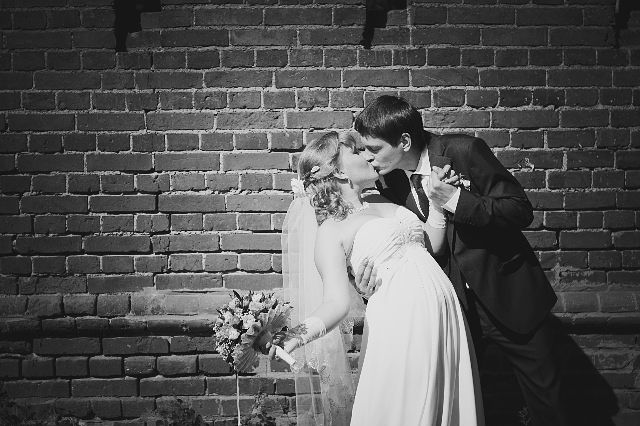 Продаю -Свадебное платье в греческом стиле со шлейфом.Размер М 44-46