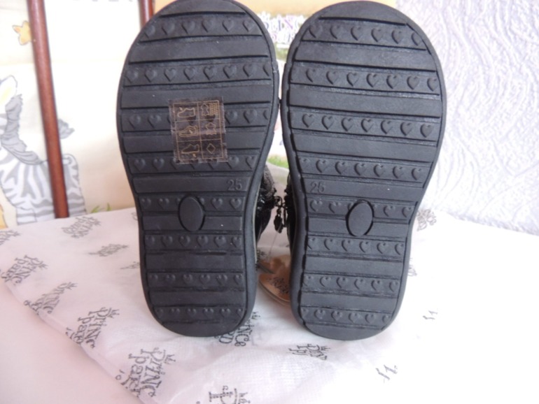 Продам новые зимние сапожки Prince Pard.Мех,кожа натуральная.Размер 25.